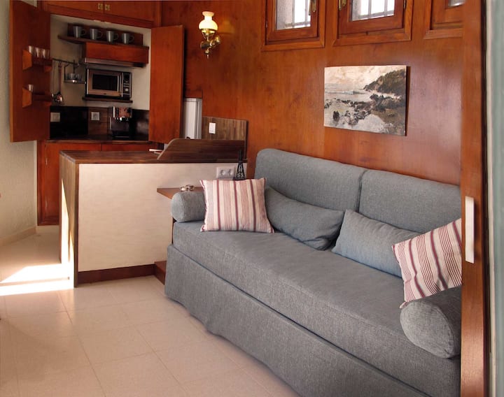 Apartment Over The Sea (Es Baluard) - Costa Daurada (Spain)