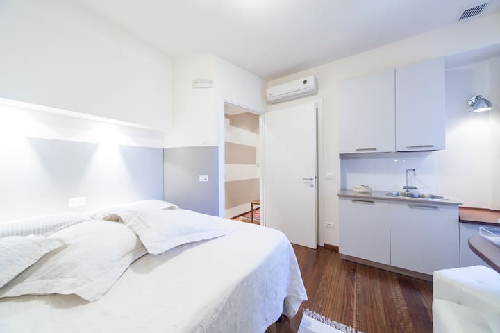 Palazzo Liberty in Centro1 - Bedroom&Bath