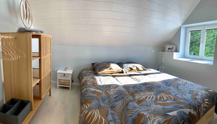 3号卧室配有床160 * 200和储物柜。