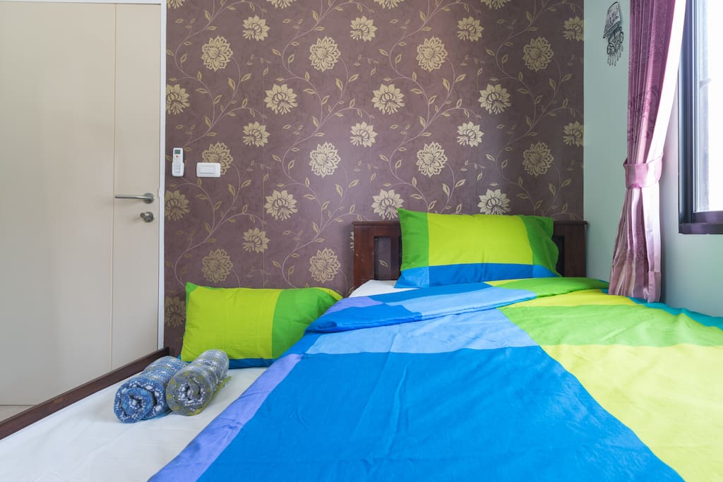 3 feet bulk beds suit for 2 people.