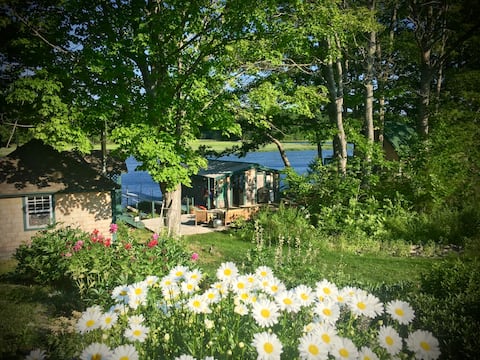 Your private waterfront B&B retreat in Maine...