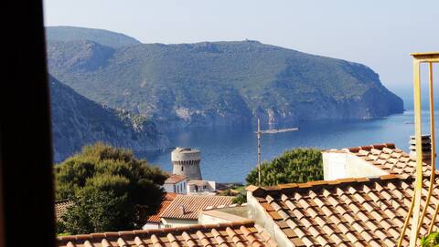 FEATURE CASA ISLA CAPRAIA