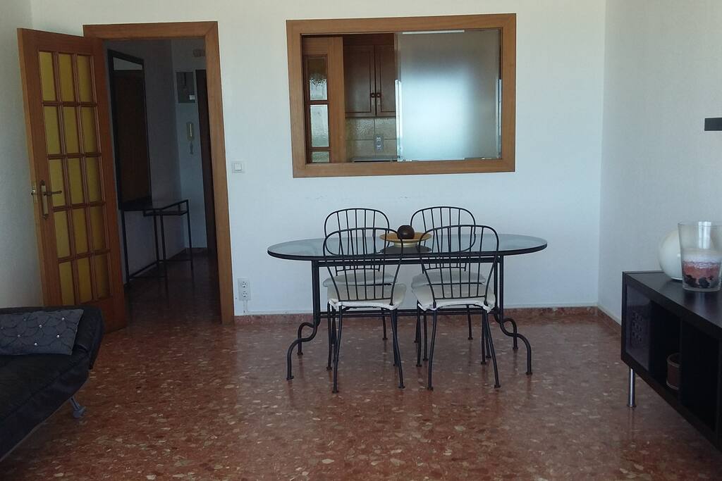 Amplio comedor-salón.