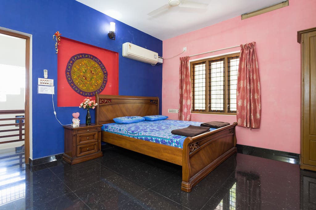 The thick and soft mattress on the bed is the deal at this place, it can easily accommodate 3 adults !!