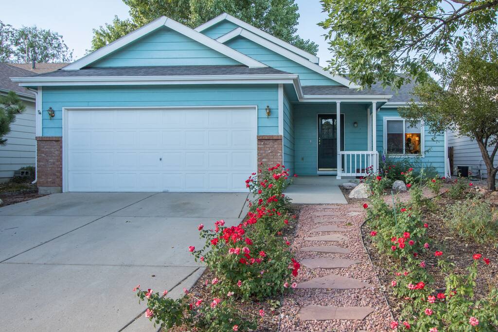 A single family home in a quiet neighborhood awaits you. Centrally located, easy 5-10 minutes to CSU, Old Towne, Foothills Mall, groceries, movie theatre. Or walk 1/4 mile to catch the Max, and enjoy Fort Collins without worrying about parking