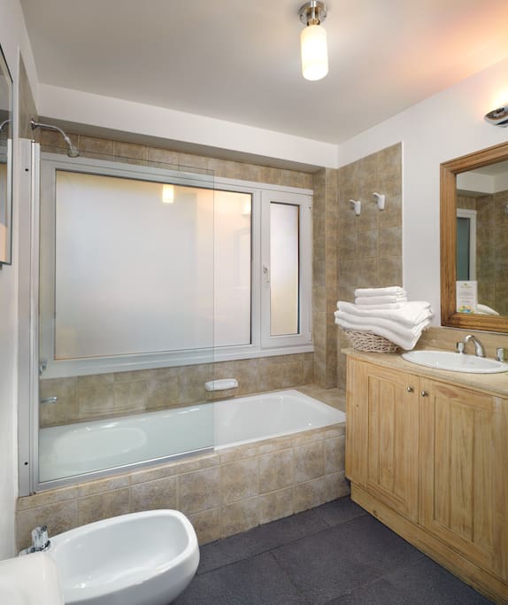 Bathroom Bosque