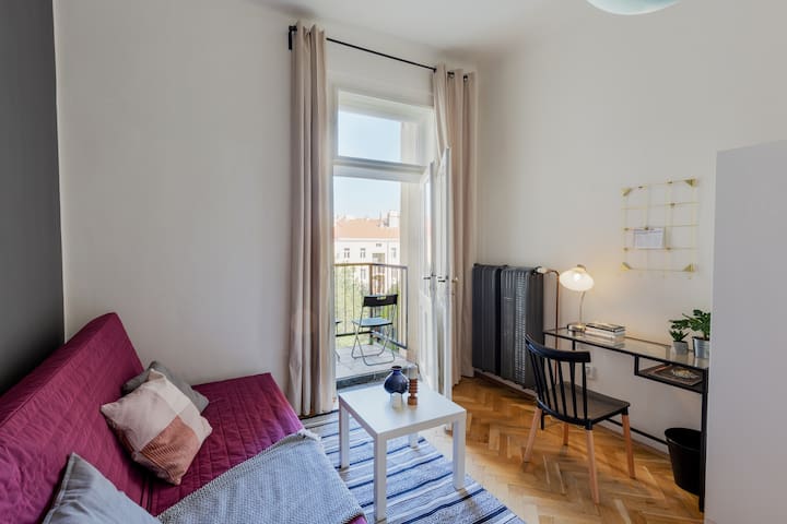 Slavikova Apartment VII.