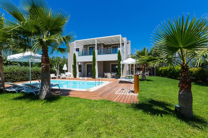 Vasia Villa, Pool, Playground & Close to the Beach