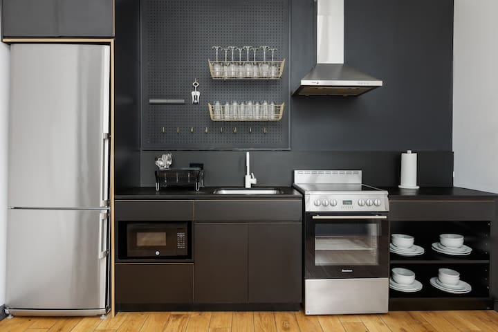 4 Bedroom Premium Gourmet | Placemakr Wall Street gallery image 4