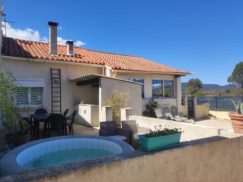 Duplex villa with pool and spa
