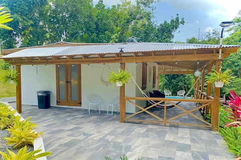 Villa Caliza - Rustic Cabin Retreat by the River