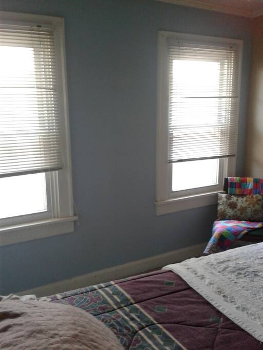 1 bedroom available for Indy 500 race weekend. Only 5 blocks from the track. All the amenities of home