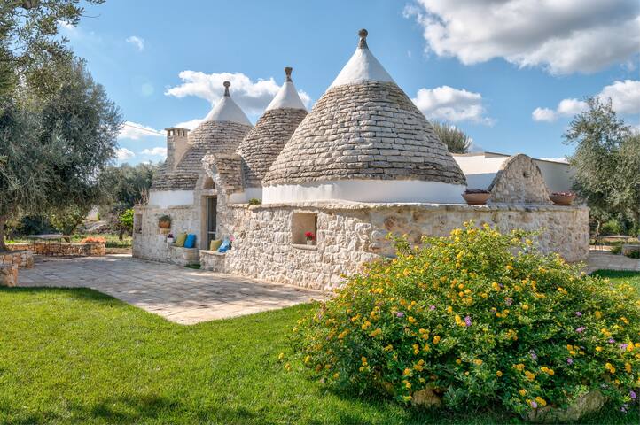 Trullo Della Grotta, San Michele Salentino, Puglia gallery image 3