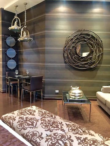 Gramercy Penthouse on the 65th Flr. w/ City Views