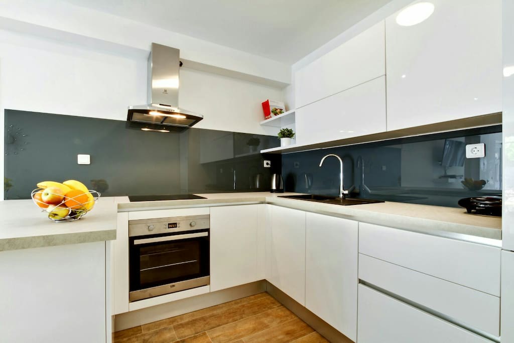 Brand new, fully equipped kitchen