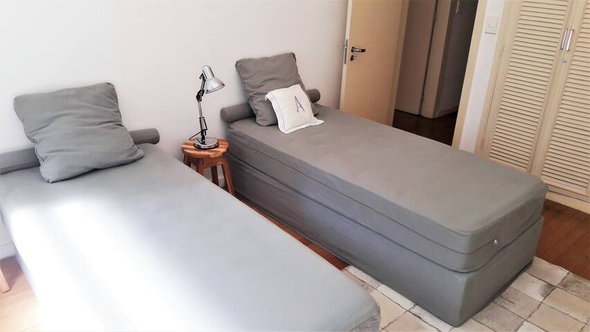 Front beach 3 bedroom apartment C103A gallery image 5