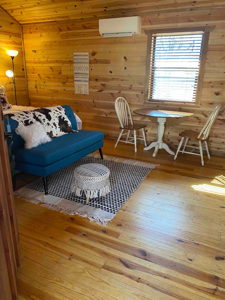 Peaceful Cabin Close 2main Kitchen & Big Patio - Fredericksburg, TX