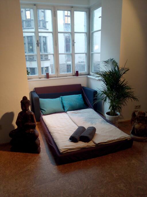 Golden roof studio - comfy and stylish!