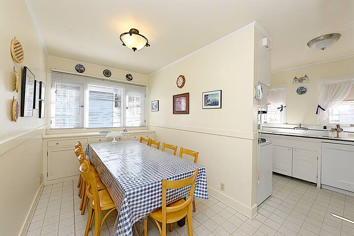 316CA Upper: Cute 2nd level Half of Duplex + gallery image 5