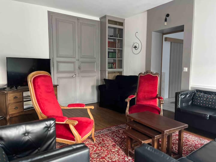 Grand Gîte Braine-la Tourelle Du Marquis 12à14pers - Chamouille