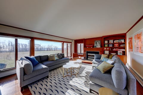 Seaside Home with Beach Access