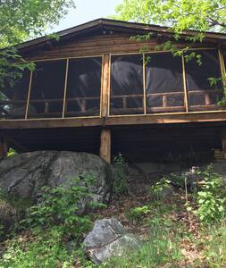 Rustic Rock Ridge Retreat