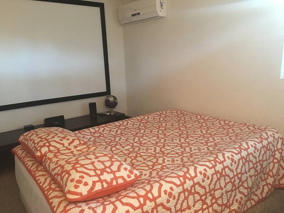 AC Unit with remote for