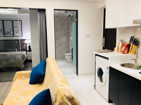 隐居-永立 二环路边，临近地铁站，楼下有美食步行街.独立整套公寓