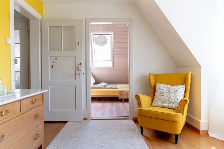 Schlafzimmer 1