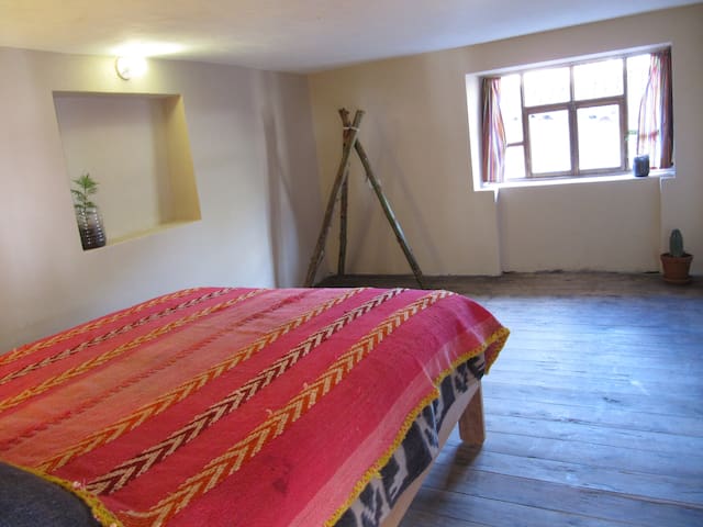 Las Bananas - Double room (max height 1.75m/5.75f)