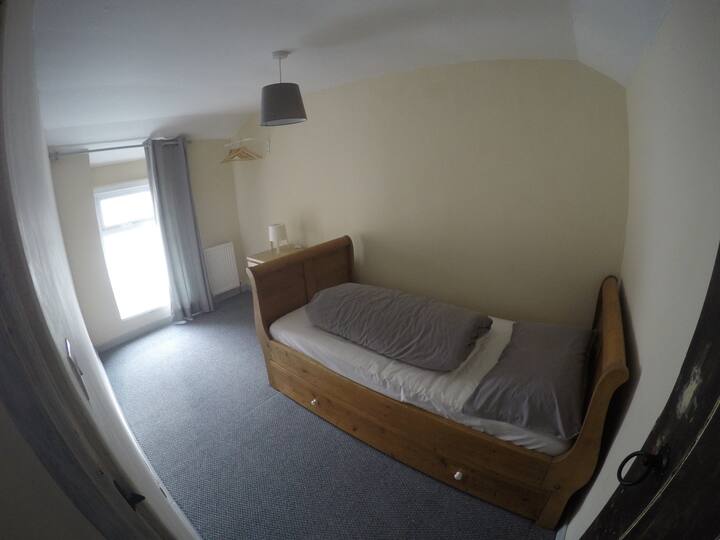 Bedroom 2 - Single Bed