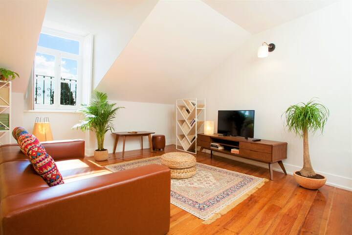 Cosy Apartment with Stunning River view in Alfama gallery image 5