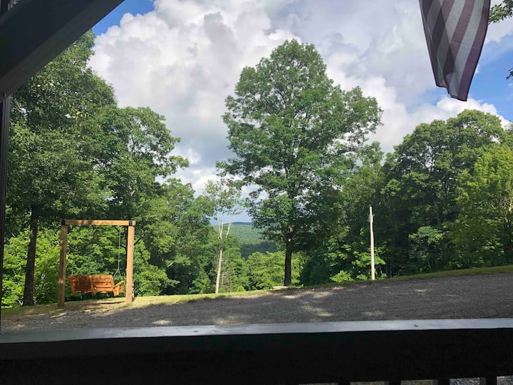 Bear Villa - Gorges State Park, Sapphire