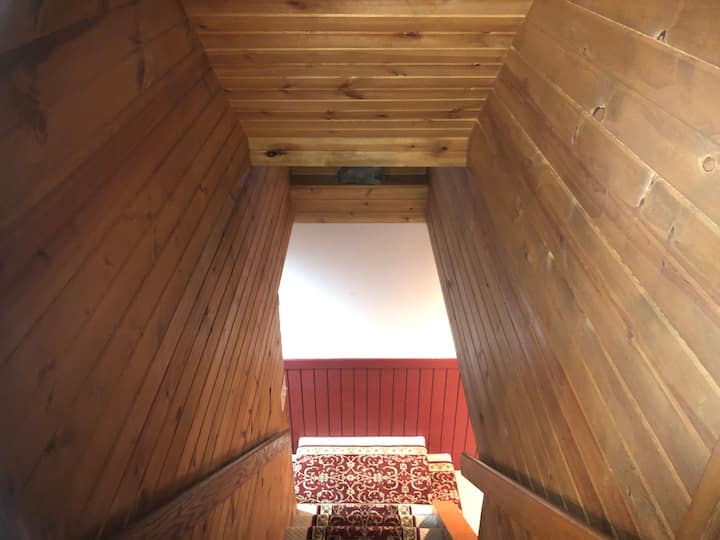 Beautiful Oconomowoc Log Home on 5.7 acres Cabins for Rent in