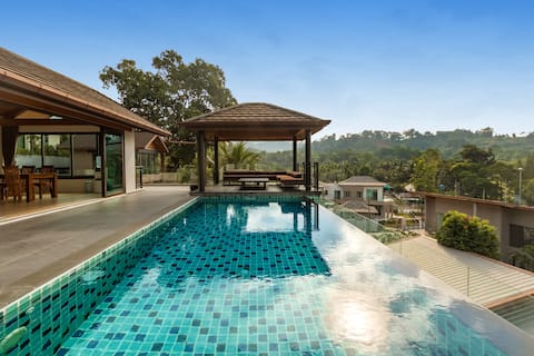 *Golf view*Groups * Netflix * 7 bed*12pax*Kingbeds