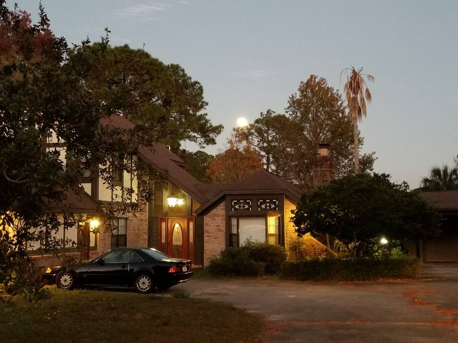 Exterior-View 3