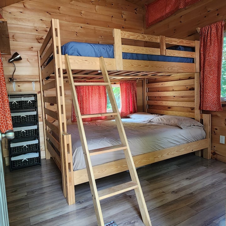 Შიგნით bunkie