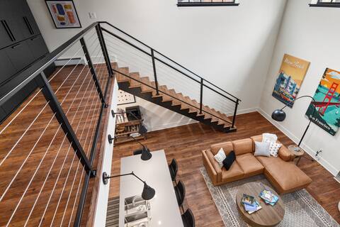 Modern sparkling clean gem in Heritage Hill