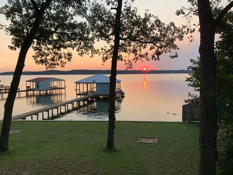 Great Lake Sanctuary - Private Boathouse w/ Kayaks