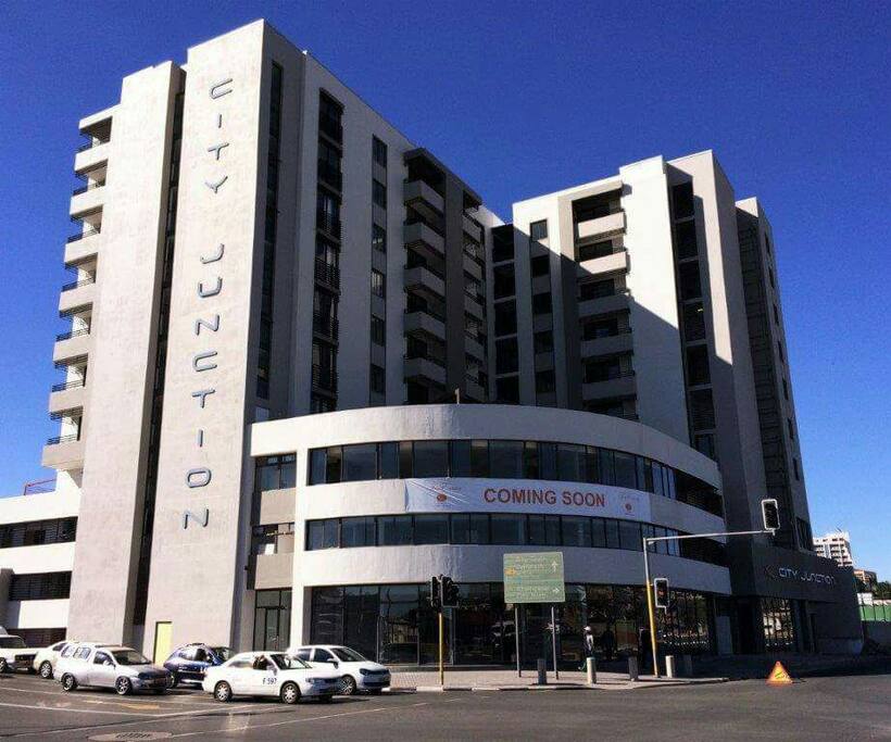The buildings offers a full gym to our guests (at an additional fee) on the ground floor.
