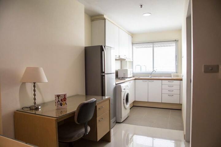 Luxury room in downtown Bangkok gallery image 4