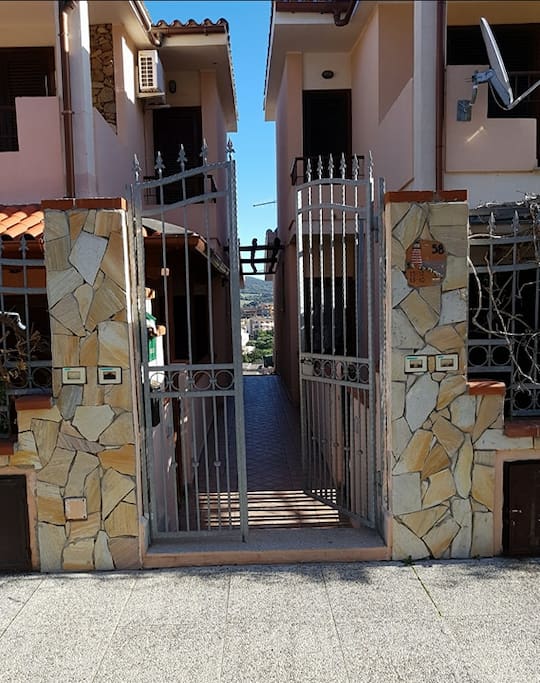 Ingresso lato strada