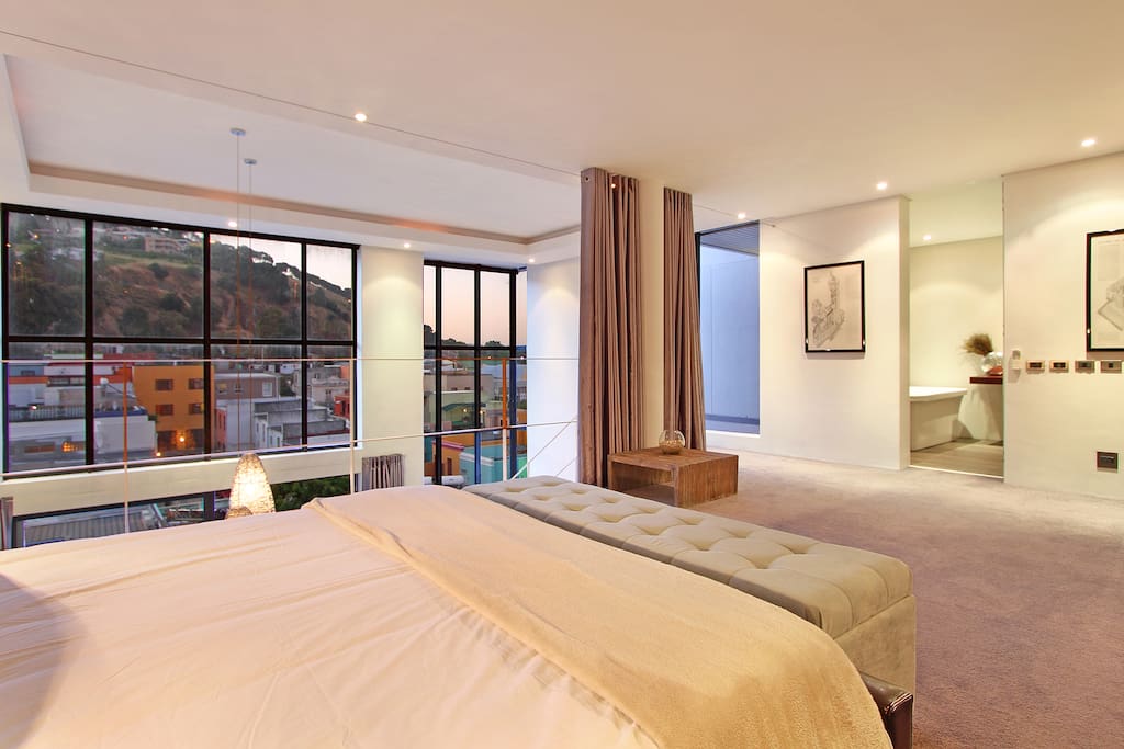 King Extra Length
Spacious bedroom