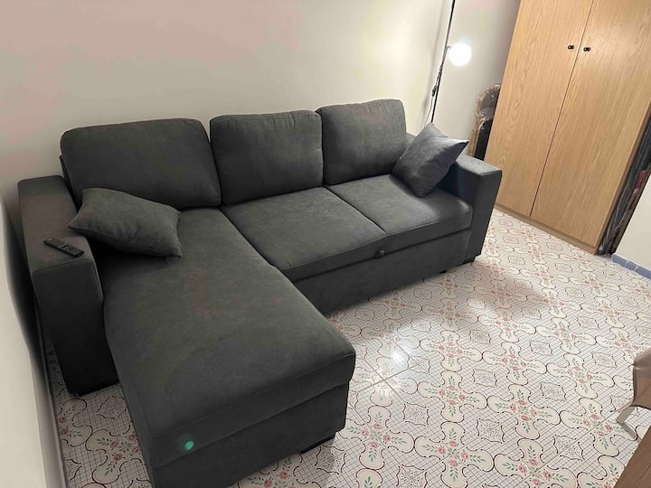 ספה נפתחת בסלון