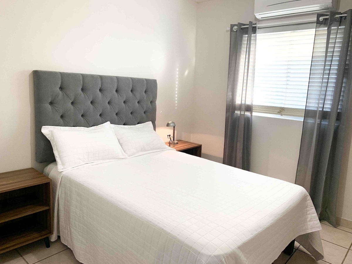 4 Bedroom House, Quiet neighborhood Houses for Rent in Hermosillo