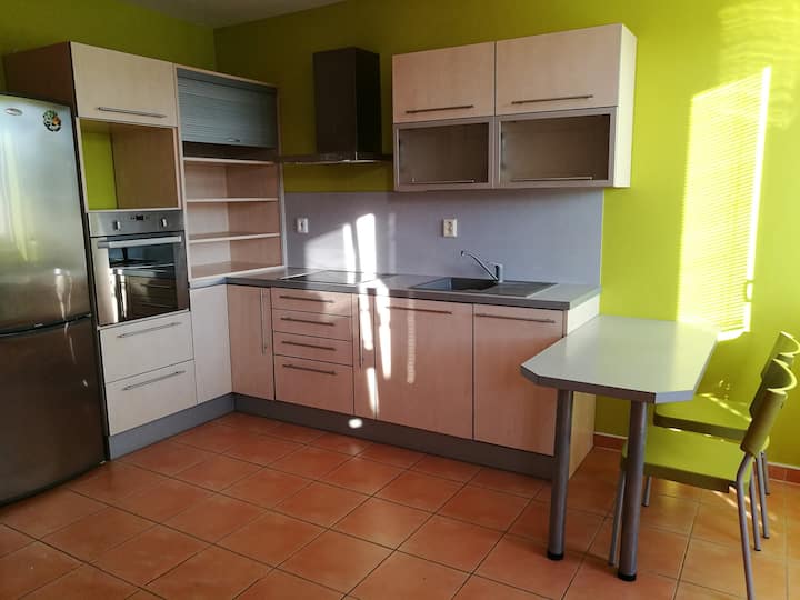 Slnečný Apartmán S Balkónom - Ivanka pri Dunaji