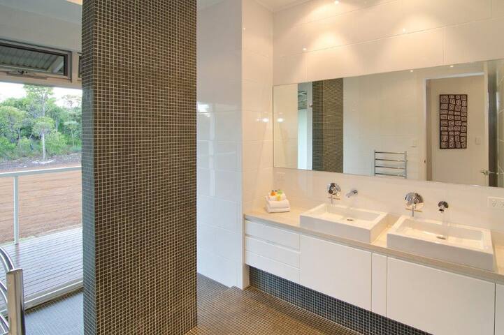 Injidup House gallery image 3