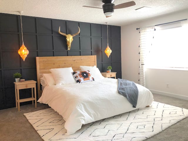 CLOSE to the STRIP! ~ The LV Dream House ~