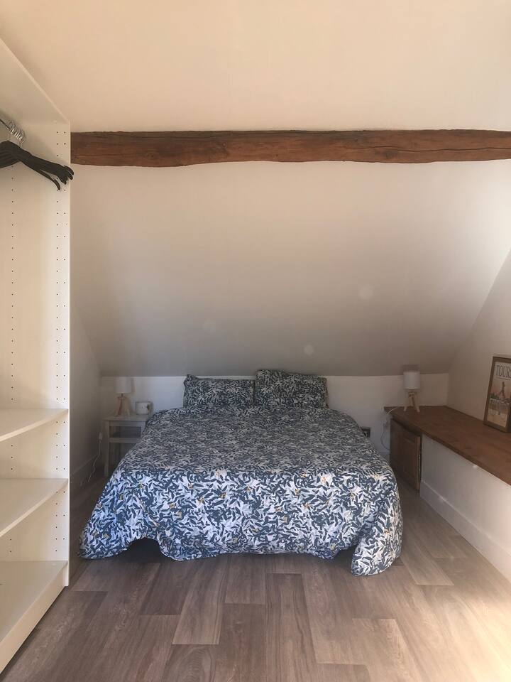 Chumba cha kulala n*4: Kitanda maradufu katika sehemu ya pili ya nyumba