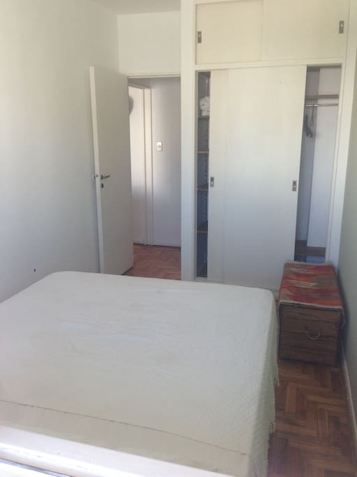 Habitacion con cama doble